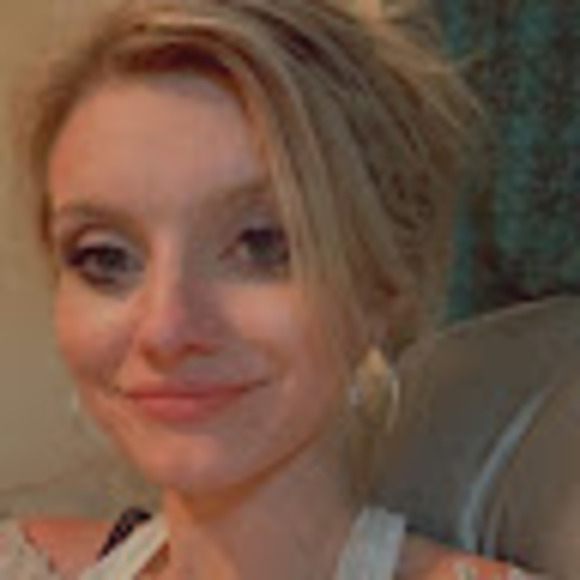 Meet your Posher, Olivia - Picture 1 of 1